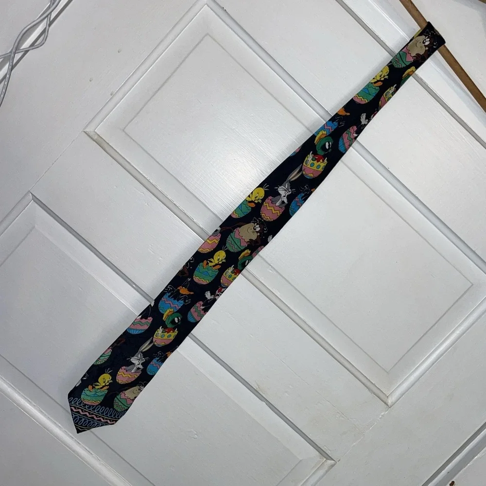Looney Tunes Mania Tie‎ | 1994 Easter Eggs Filled with Characters on Black Tie
